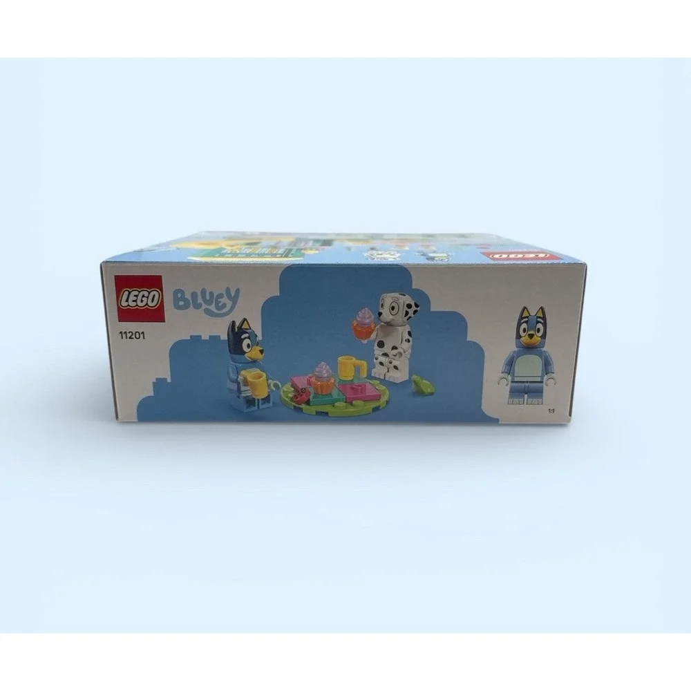 LEGO Bluey Playground Fun with Bluey and Chloe Complete‎ Set 104 Pieces (11201)
